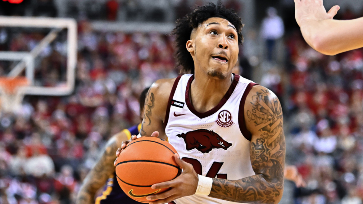 Razorbacks' Jeremiah Davenport against Lipscomb